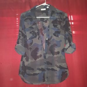 New York & Co sheer blk/blue/gray camo top